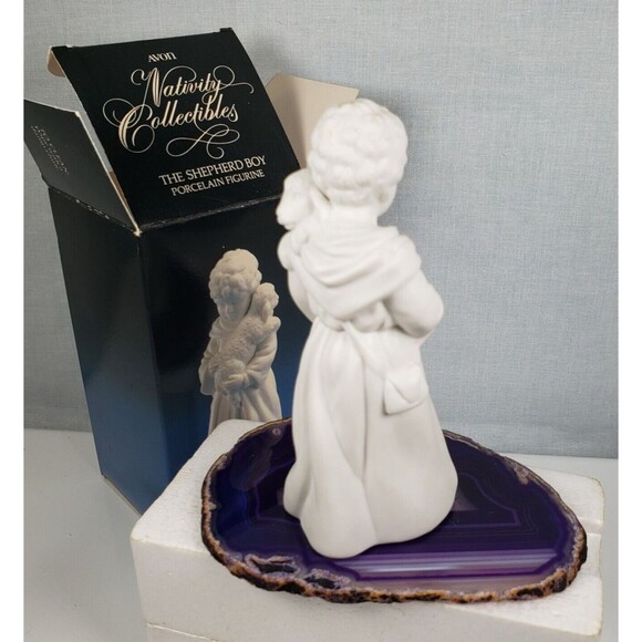 Vintage 1983 AVON Nativity Collectibles The Shepherd Boy Porcelain Figurine - Picture 9 of 13